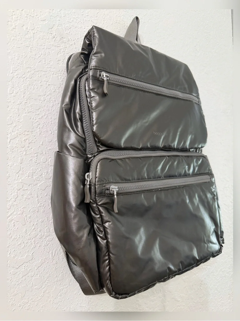 NWOT - Baggallini Go To Laptop Flap Backpack in Gunmetal Puff